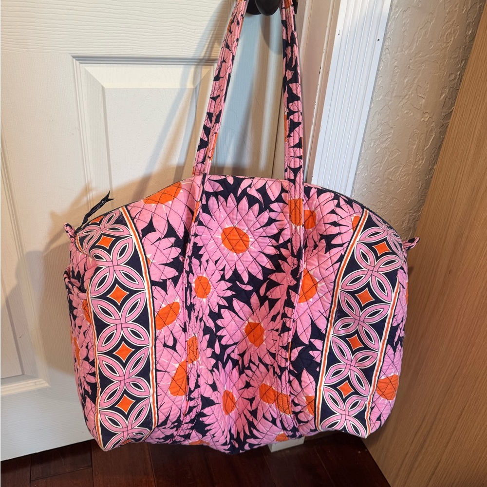 Vera Bradley large duffle in Loves Me